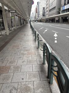 四条通の歩道