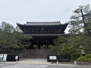 知恩院の入口から