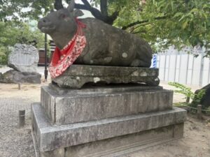 北野天満宮の牛の石像(撫で牛)