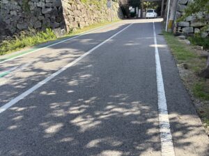 城町二丁目東から内堀ぞいへ続く道