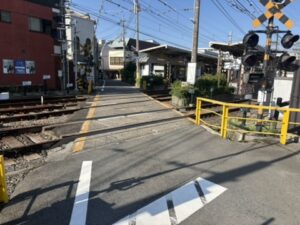 京阪四宮駅の手前の踏切