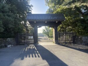 京都御苑の乾御門