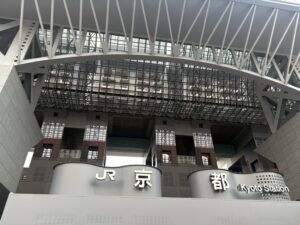 JR京都駅の駅舎。ランニングのスタート地点