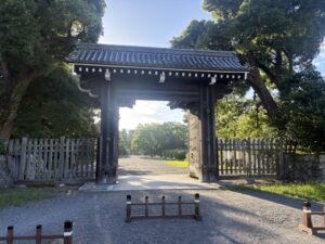 京都御苑の下立売御門