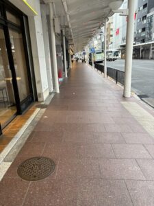 河原町通の風景(京都のアーケード商店街)