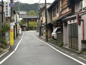 金戒光明寺(黒谷)の門前の道