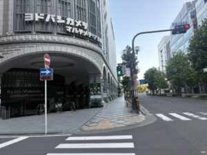 烏丸七条の交差点|ここから西へ