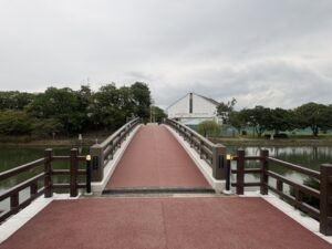 伏見港・三栖閘門の近く、反対側の橋