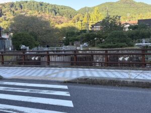 北国橋から見た疏水と山並み