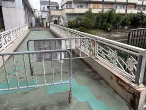 鴨川運河沿い、その橋