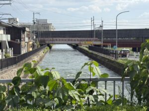 塩小路橋の手前の琵琶湖疏水・鴨川運河