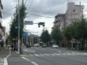 金閣寺前の交差点