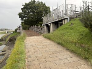 田辺小橋の水門