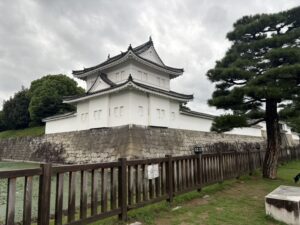 二条城の東南隅櫓。堀川御池にいちばん近い櫓