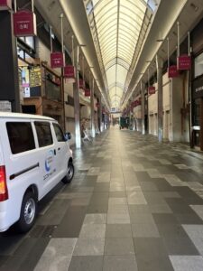 寺町通の風景(京都のアーケード商店街)