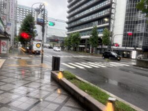 京都駅前の烏丸通