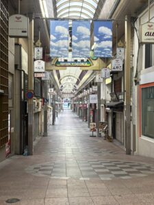 新京極の入口(京都のアーケード商店街)