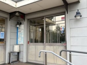 資料館の中のトイレの案内