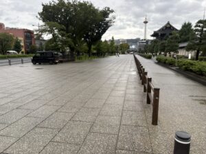 東本願寺前の大きな広場