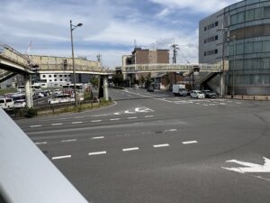 歩道橋から見下ろした九条油小路の交差点
