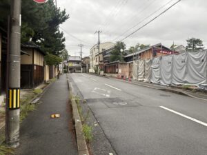 岡崎通を北へ向かう道