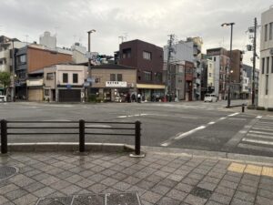 東山三条の交差点