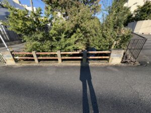 線路をくぐった先の疏水