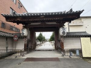 東寺の北総門(八条通)