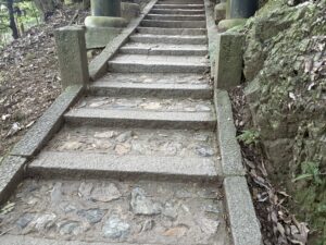 山頂への上り坂