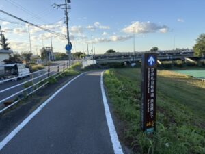 「奈良県まで38.6km」の案内標識