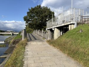 琵琶湖疏水の田辺小橋の木の橋