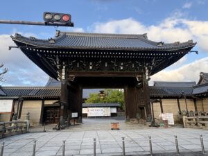 西本願寺の御影堂門
