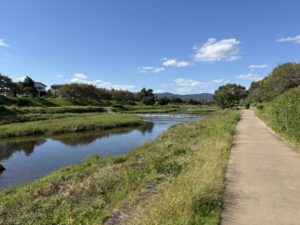 葵橋の先の賀茂川