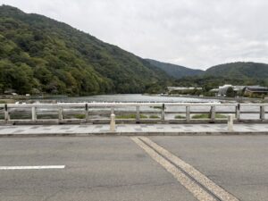 渡月橋から見た北向きの桂川