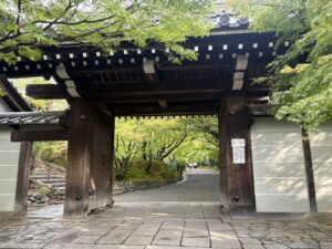 龍安寺の入口の門