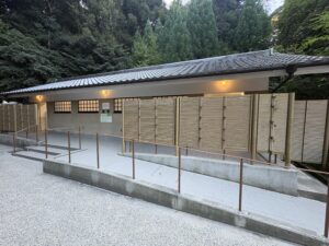 三叉路の先のトイレ