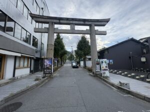 京都霊山護国神社の一の鳥居(東山安井)