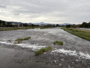 渡月橋から見た南向きの桂川