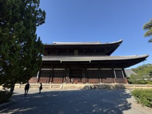 東福寺の本堂(仏殿兼法堂)
