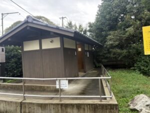 広沢池の東側にあるトイレ