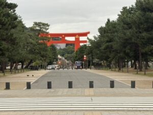 應天門から見た大鳥居