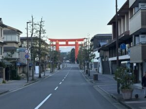 三条神宮道から見た平安神宮の大鳥居