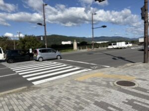さくらであい館の前の信号