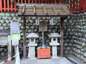おもかる石(重軽石)