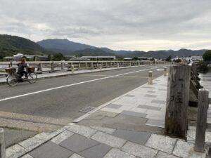 渡月橋の入口