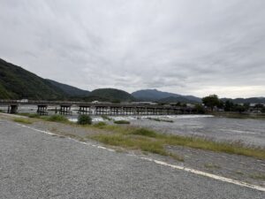 桂川サイクリングロードの起点、嵐山の渡月橋