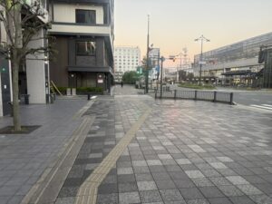 八条通の歩道