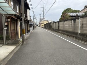 線路沿いの道